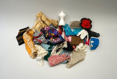 Set of 4 mannequin dolls (Mattel and American...