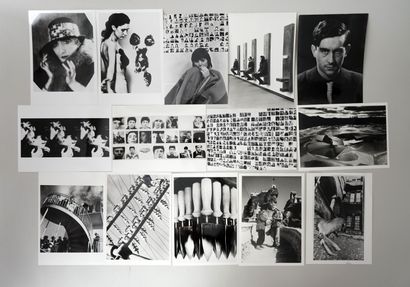 ENSEMBLE de 14 tirages argentiques de photos...