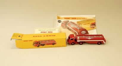 DINKY TOYS - Editions ATLAS
PANHARD TRACTOR...