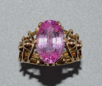 JONC RING in 18K (750/°°) yellow gold, the...