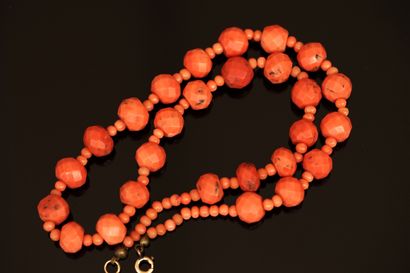 NECKLACE in orange coral with faceted beads...