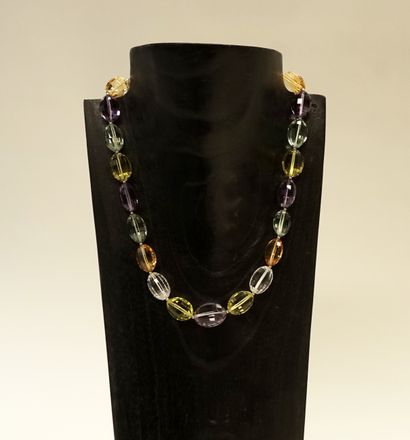 NECKLACE with faceted ogives of prasiolites,...
