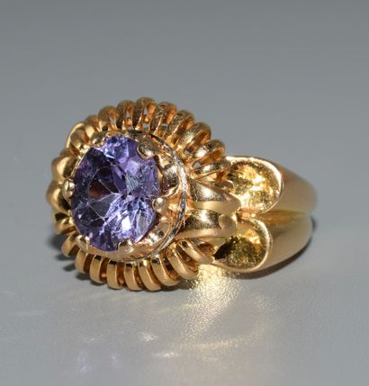 18K (750/°°) yellow gold ring with hollowed-out...