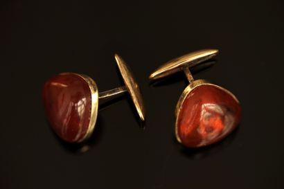 PAIR OF HANDLEBUTTONS in silver gilt min...