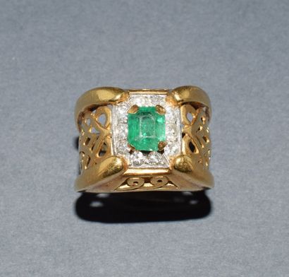 IMPOSSIVE 18K (750 /°°) yellow gold and platinum...