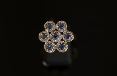FLOWER RING in 18K (750/°°) yellow and white...