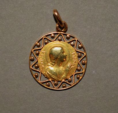 RELIGIOUS MEDAL SIGNED TAIRAC in 18K (750...