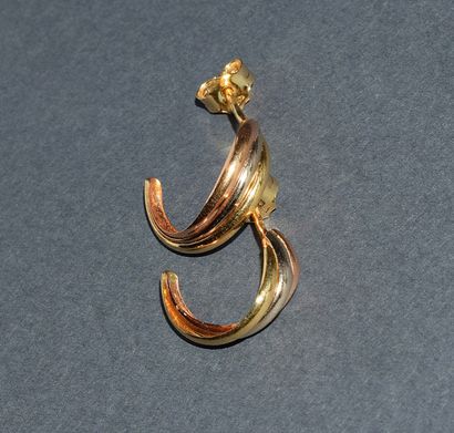 PAIR OF HALF-CRÉOLES in 18K (750 /°°) tricolor...