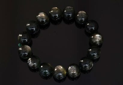 BRACELET of round Canadian lepidolite beads,...