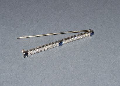 Art Deco period barrette brooch in platinum...