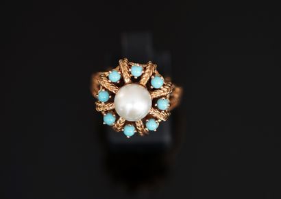 RING in 18K (750/°°) yellow gold with flower...
