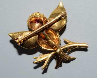 BOUCHERON PARIS - PENDENTIF BROCHE in 18k...