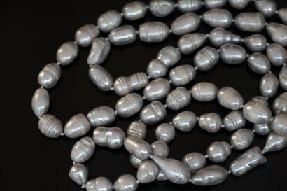 SAUTOIR without clasp made of oblong gray...