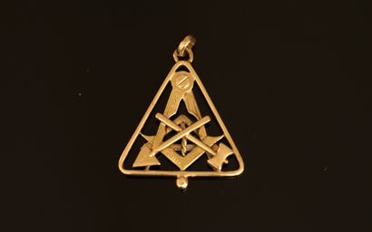 Masonic pendant in 18K (750/°°) yellow gold...