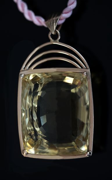 14k (585/°°) yellow gold pendant set with...