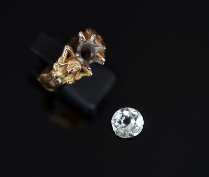 18K (750/°°) yellow gold ring centered with...