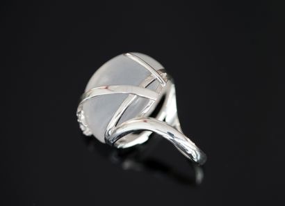 RING in silver min 800/°° set with an oval...
