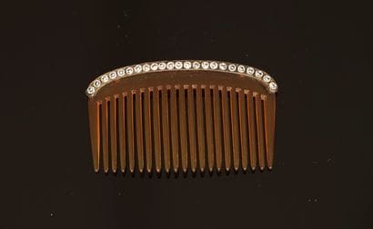 Blond horn PEIGNE, set in silver min 800/°°...