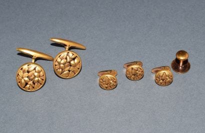 18K (750/°°) yellow gold ENSEMBLE including...