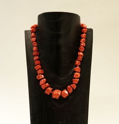 NECKLACE composed of irregular sections of...
