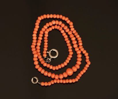 COLLAR in light orange coral with small faceted...