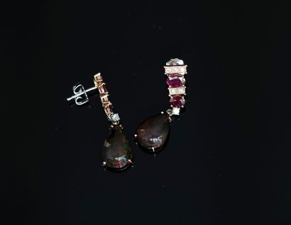 PAIR OF EARRINGS in 18K (750/°°) yellow and...