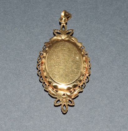 CASSOLETTE PENDANT in 18K (750 /°°) yellow...