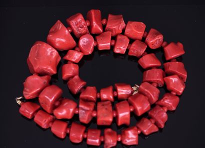 NECKLACE composed of irregular sections of...