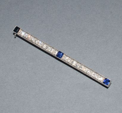 Art Deco period barrette brooch in platinum...