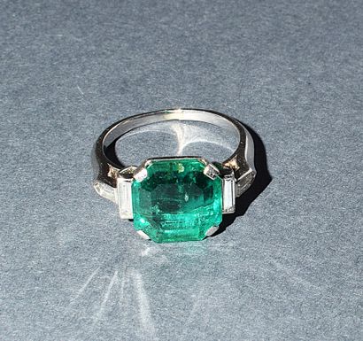 Art Deco platinum ring set with a 4.23ct...