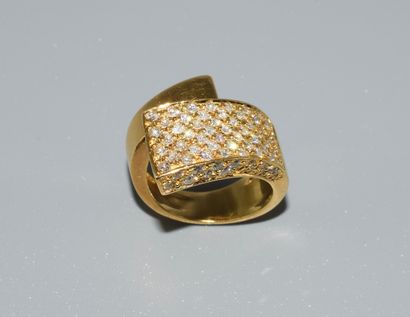 RING in 18K (750/°°) yellow gold with cross...