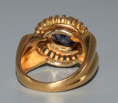 18K (750/°°) yellow gold ring with hollowed-out...