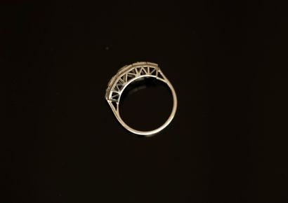 JARRETIERE ring in 18K (750/°°) white gold...