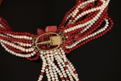 COLLAR with 15 strands of white freshwater...