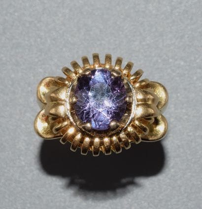 18K (750/°°) yellow gold ring with hollowed-out...