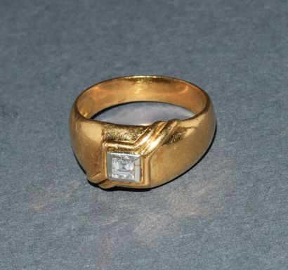 CHEVALIER in 18K (750 /°°) yellow gold, with...