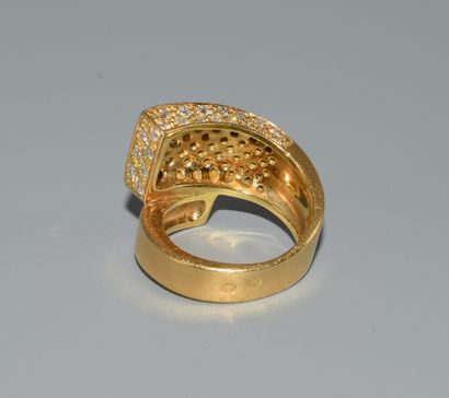 RING in 18K (750/°°) yellow gold with cross...