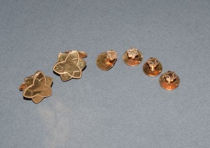 18K (750 /°°) yellow gold COLLAR PINS and...