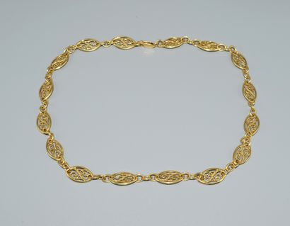 NECKLACE in 18k (750/°°) yellow gold filigree...