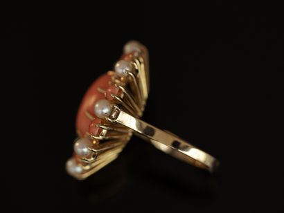 18K (750/°°) yellow gold flower motif ring...