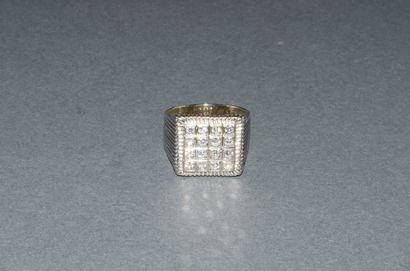 MEN'S CHEVALIERE in 18K (750 /°°) white gold...