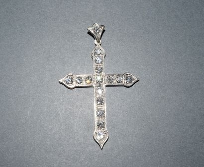 IMPORTANT PENDANT CROSS in platinum and 18K...
