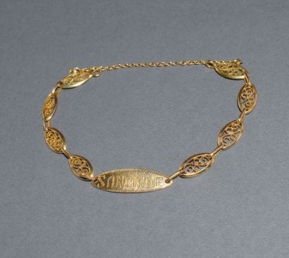 BRACELET in 18K (750 /°°) yellow gold, oval...