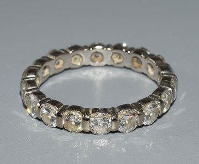 AMERICAN ALLIANCE in 18K (750/°°) white gold...