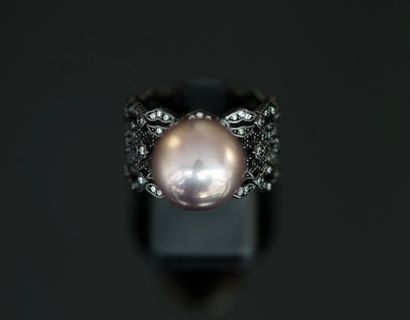 925/°° blackened silver ring with an openwork...