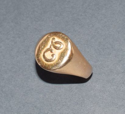 18K (750 /°°) yellow gold CHEVALIERE ring,...