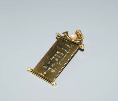 18K (750/°°) yellow gold rectangular pendant...