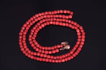 COLLAR in orange coral with faceted 