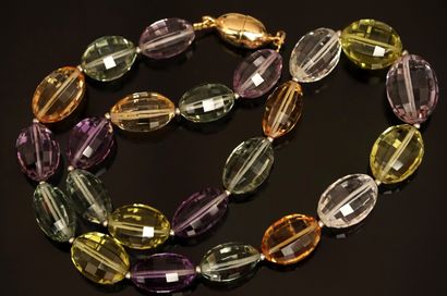 NECKLACE with faceted ogives of prasiolites,...