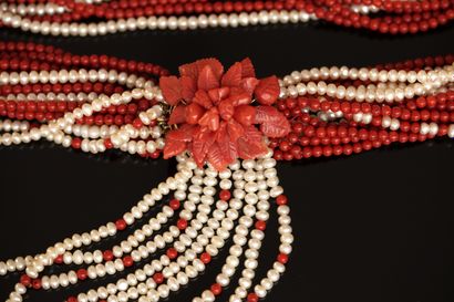 COLLAR with 15 strands of white freshwater...